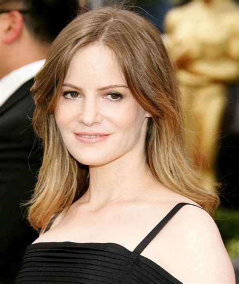 Jennifer Jason Leigh